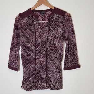 The Limited Women's V Neck  Print Burgundy Blouse Size XS 3/4 Sleeves